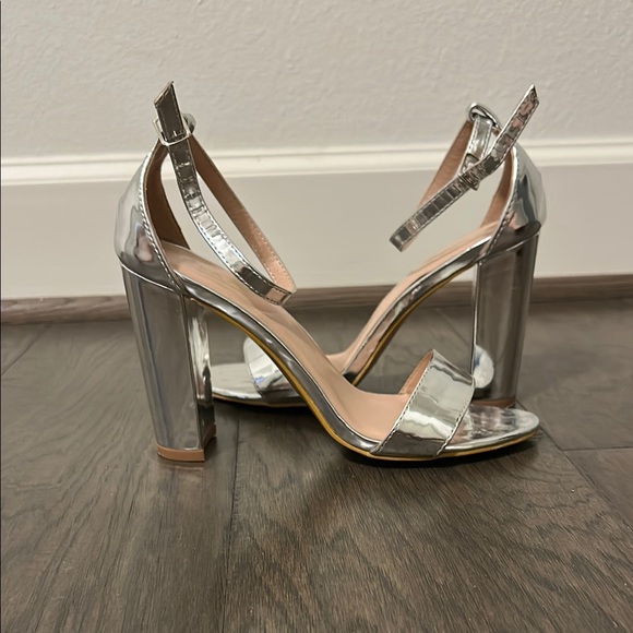 Silver Ankle Strap Women's Shoes - Picture 2 of 2